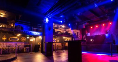 大阪のクラブ、ピュア大阪は、お酒が飲み放題のクラブです。またミュージック面ではピュア大阪はHIPHOP・ブラックミュージックの聖地と呼ばれています。大阪で国際的なクラブイベントを楽しむならピュア大阪一択と言う人も多いです。